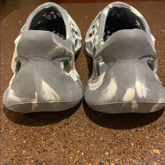 Gray and White Slip-On Shoes Yeezy foam runners 44/10.5-11 - Picture 4 of 7